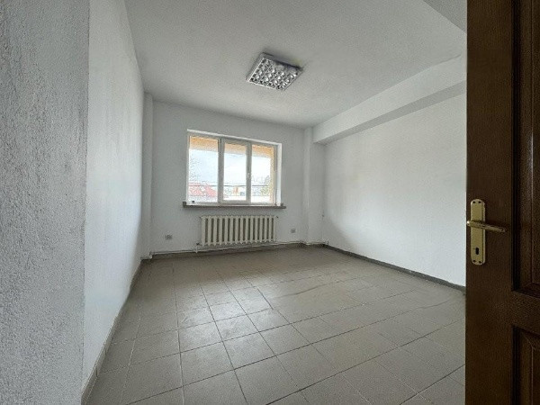 Ultracentral -bd. Mamaia , spatiu IDEAL BIROURI, 130 mp., etaj 1