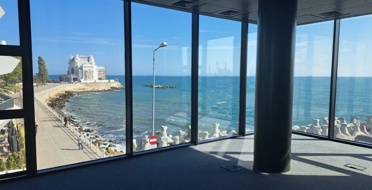 Poarta 1 - Cazino, BIROURI PREMIUM, vedere frontala mare
