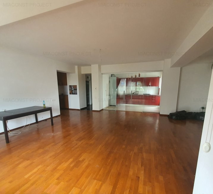 Bd. Mamaia, spatiu IDEAL BIROURI, 185 mp., 4 camere