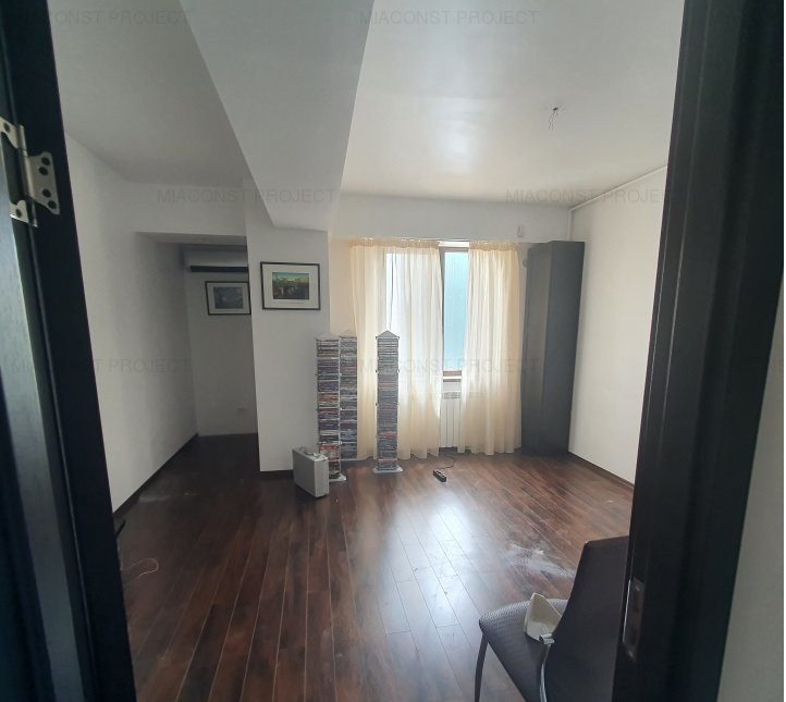 Bd. Mamaia, spatiu IDEAL BIROURI, 185 mp., 4 camere
