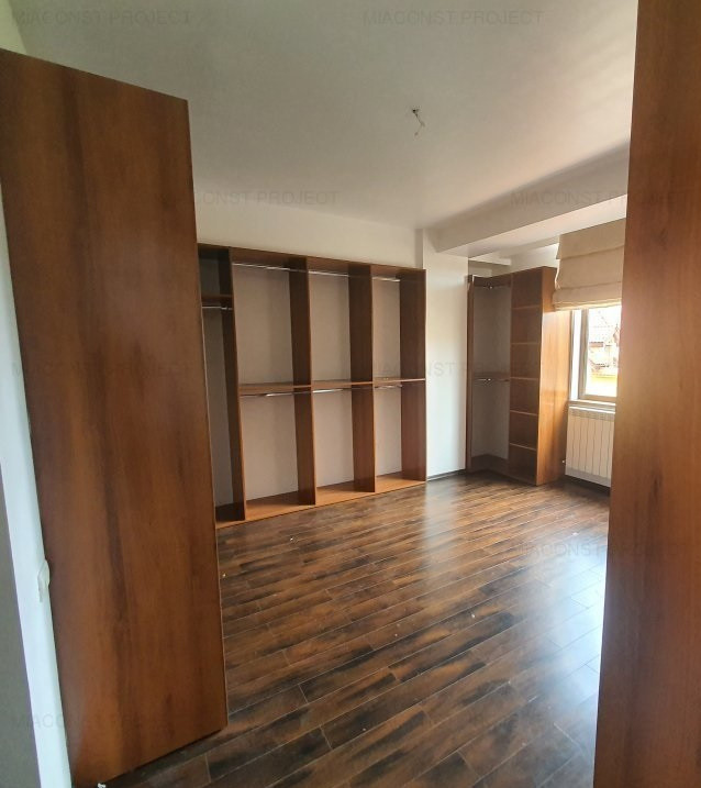 Bd. Mamaia, spatiu IDEAL BIROURI, 185 mp., 4 camere