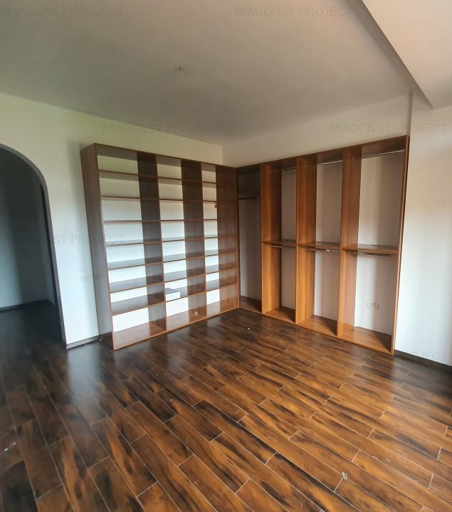 Bd. Mamaia, spatiu IDEAL BIROURI, 185 mp., 4 camere