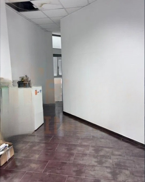 Gara, spatiu comercial din constructie, 218 mp.