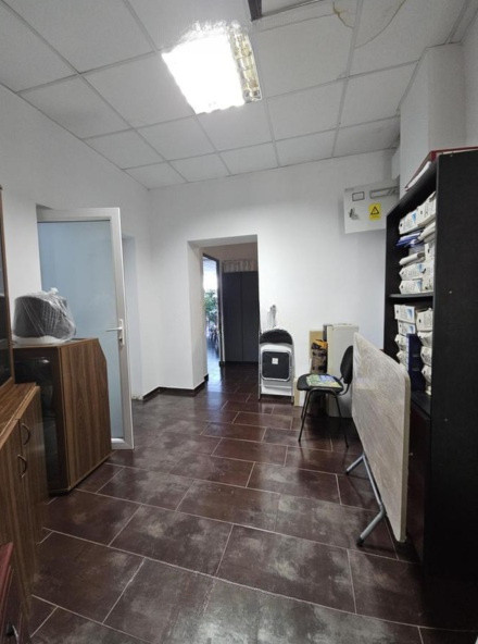 Gara, spatiu comercial din constructie, 218 mp.