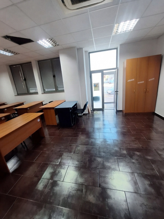 Gara, spatiu comercial din constructie, 218 mp.