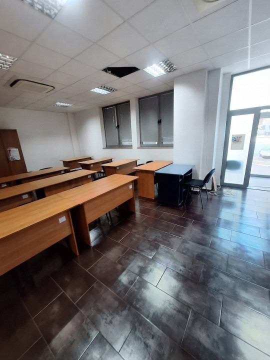 Gara, spatiu comercial din constructie, 218 mp.