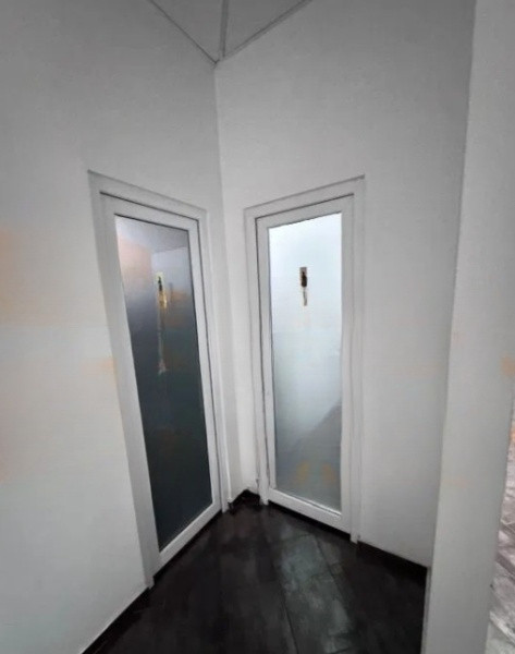 Gara, spatiu comercial din constructie, 218 mp.