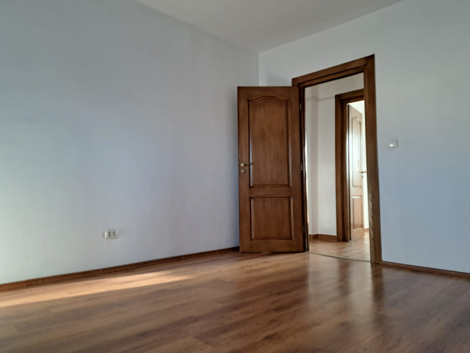 Navodari, 3 camere decomandate, amenajat integral