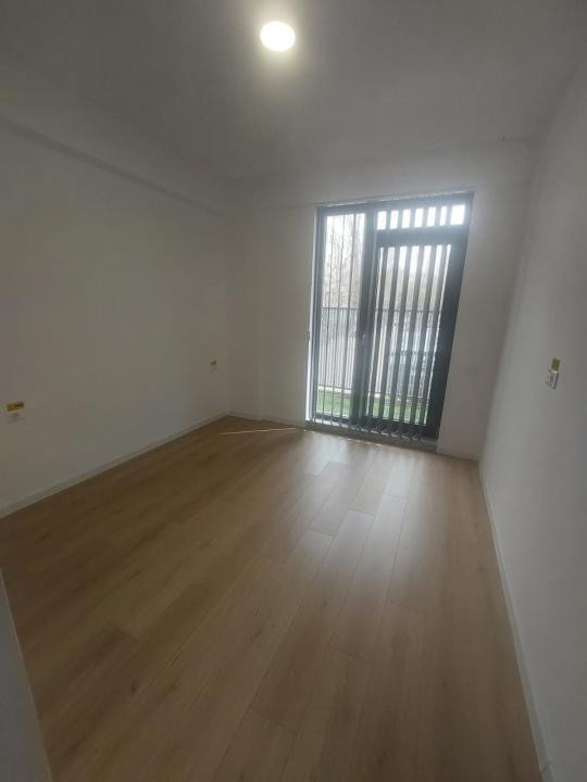 Tomis III , spatii IDEAL BIROURI, 4 camere, constructie 2023, curte proprie