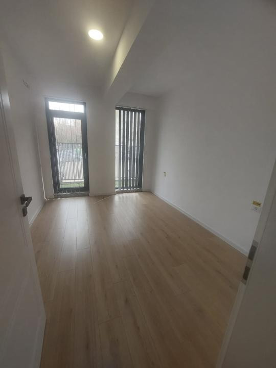 Tomis III , spatii IDEAL BIROURI, 4 camere, constructie 2023, curte proprie