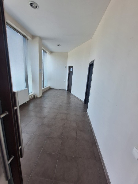 Faleza Nord , spatiu COMERCIAL/BIROURI, 240 mp., 4 locuri de parcare