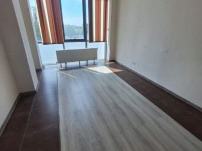 Faleza Nord , spatiu COMERCIAL/BIROURI, 240 mp., 4 locuri de parcare