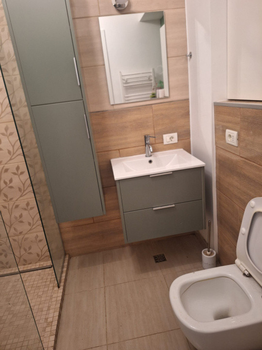 Tomis Nord, spatiu ideal BIROURI, 300 mp., curte, 2 locuri parcare