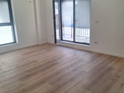 Tomis Nord, spatiu ideal BIROURI, 300 mp., curte, 2 locuri parcare