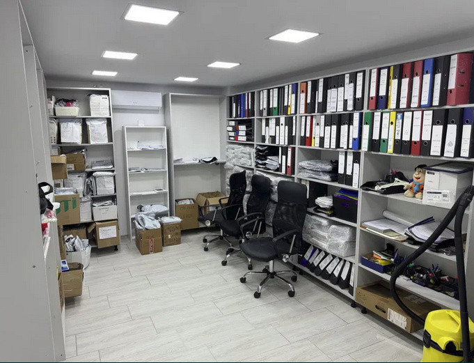 Ultracentral, spatiu comercial, IDEAL BIROURI, amenajat, mobilat