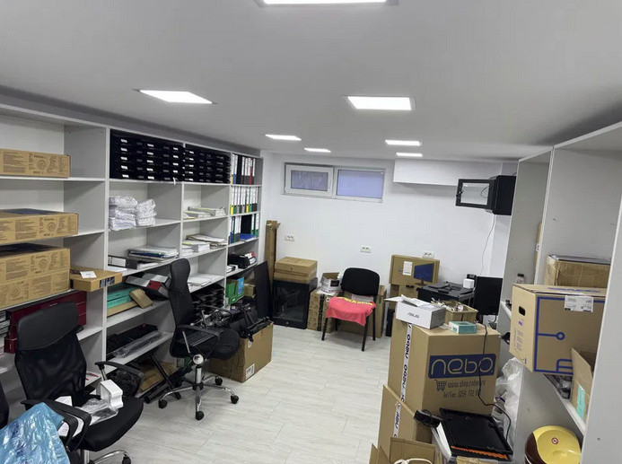 Ultracentral, spatiu comercial, IDEAL BIROURI, amenajat, mobilat