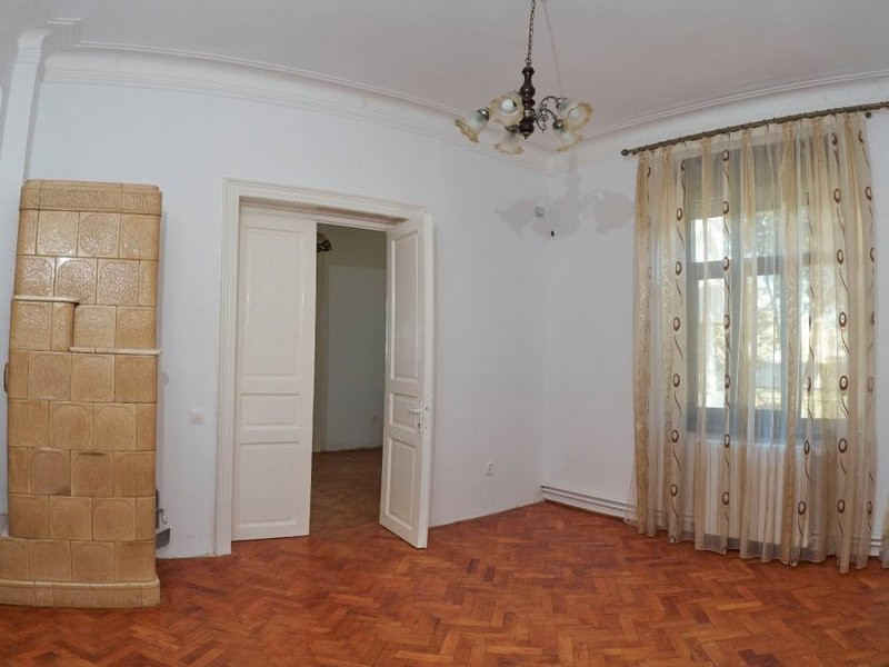 Gara, imobil UNICAT, 5 camere, IDEAL SEDIU/BIROURI