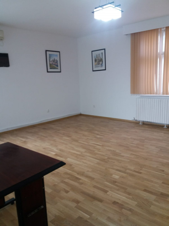 Gara, imobil UNICAT, 5 camere, IDEAL SEDIU/BIROURI
