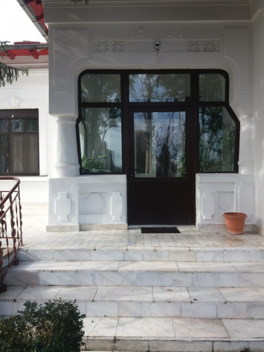 Gara, imobil UNICAT, 5 camere, IDEAL SEDIU/BIROURI