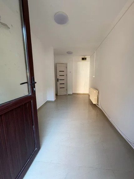 Brotacei, spatiu comercial, 3 intrari, 50 mp.