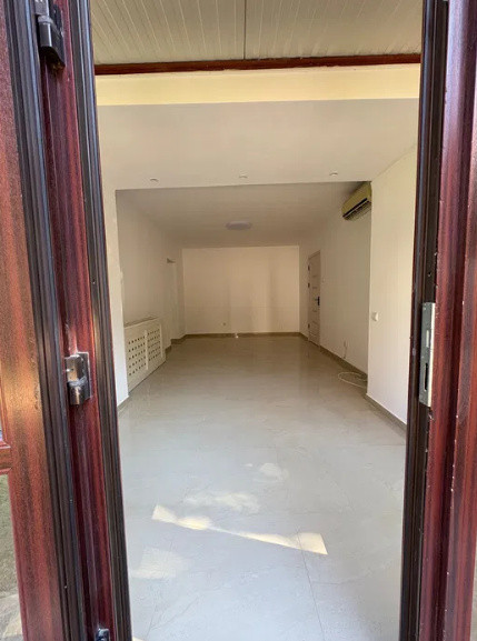 Brotacei, spatiu comercial, 3 intrari, 50 mp.