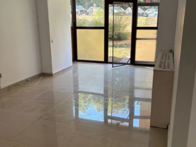 Brotacei, spatiu comercial, 3 intrari, 50 mp.