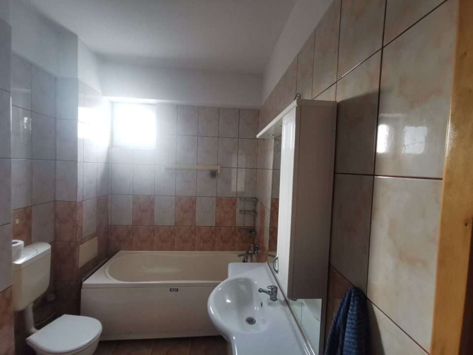 Ultracentral, etaj de vila, 3 camere, PRETABIL BIROURI