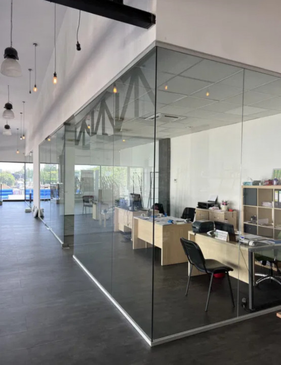 Zona Industriala,  hala noua depozitare/ productie/ showroom, 1.400 mp.