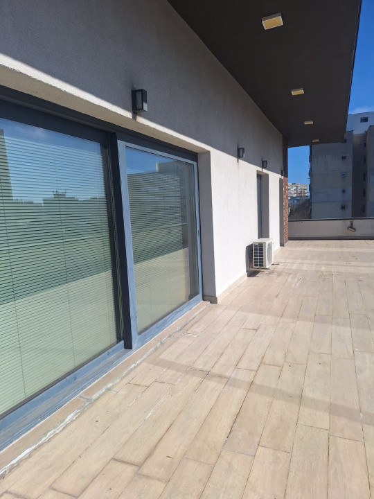 Tomis Nord, spatiu BIROURI, 225 mp., 2 locuri parcare proprii