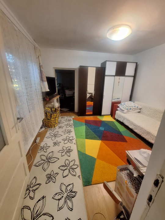 Viile Noi, casa 3 camere, libera
