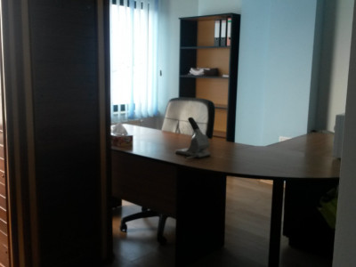 Bd. Mamaia, spatiu 40 mp., cladire de birouri