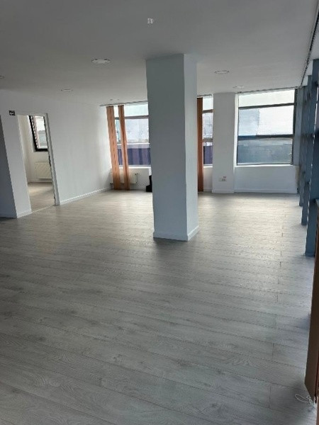 Bd. Mamaia, spatiu birouri, 113 mp., renovat, PARTIAL UTILITATI INCLUSE