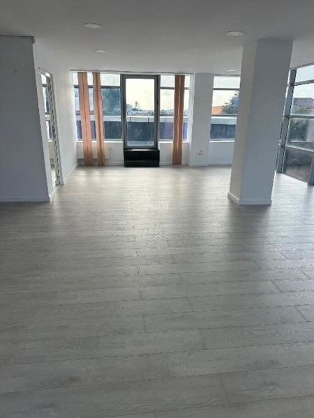 Bd. Mamaia, spatiu birouri, 113 mp., renovat, PARTIAL UTILITATI INCLUSE