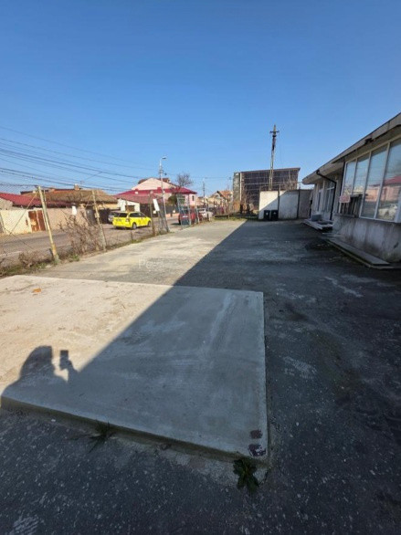 INEL II , spatiu comercial  280 mp., ideal SHOWROOM/PRODUCTIE, curte 1.000 mp.
