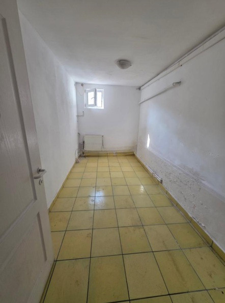 INEL II , spatiu comercial  280 mp., ideal SHOWROOM/PRODUCTIE, curte 1.000 mp.