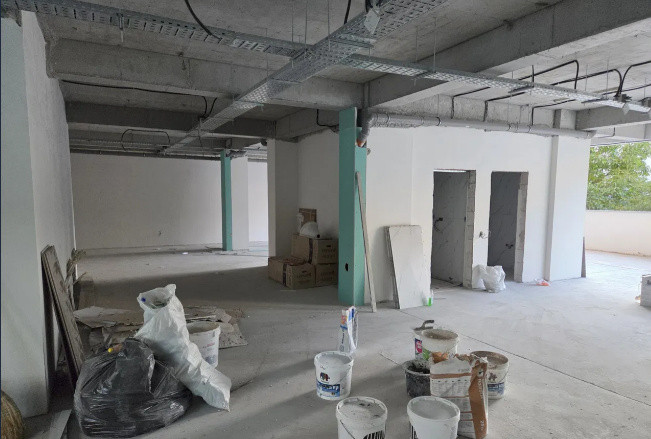 Campus, spatiu comercial 335 mp., 3 cai de acces
