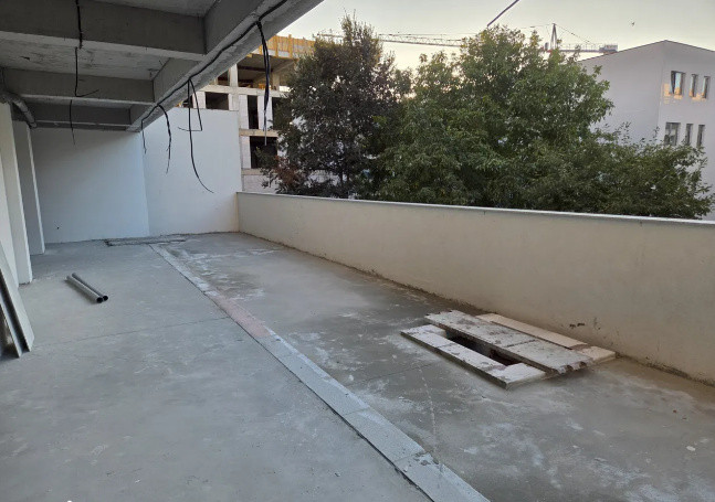 Campus, spatiu comercial 335 mp., 3 cai de acces