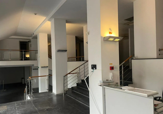 Tomis II, spatiu comercial , 602 mp.