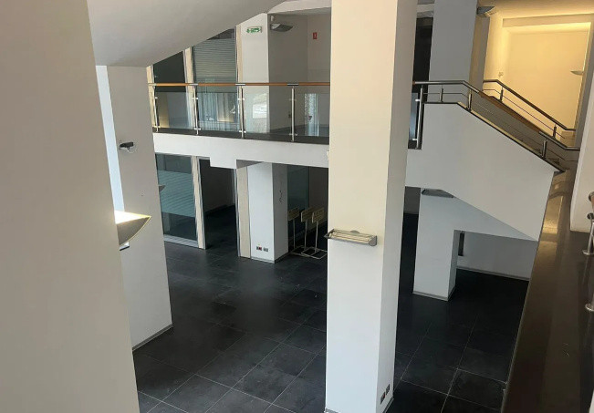 Tomis II, spatiu comercial , 602 mp.