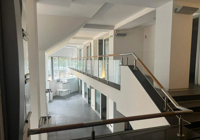 Tomis II, spatiu comercial , 602 mp.