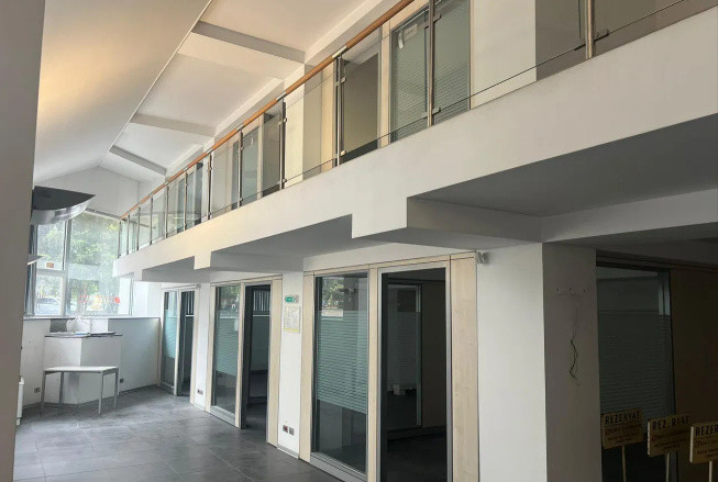 Tomis II, spatiu comercial , 602 mp.