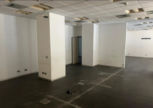Tomis II, spatiu comercial , 602 mp.