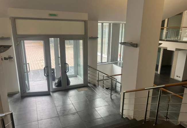 Tomis II, spatiu comercial , 602 mp.