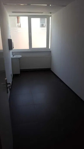 Ultracentral, imobil P+3 cu destinatie comerciala, 460 mp.