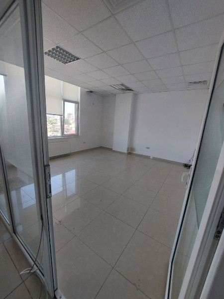 Delfinariu-bd. Mamaia, spatiu birouri, 150 mp., (ne)compartimentat