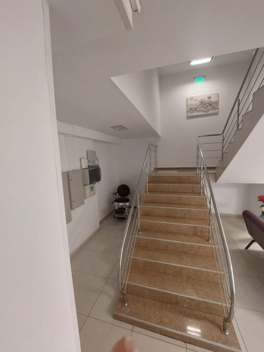 Delfinariu-bd. Mamaia, spatiu birouri, 150 mp., (ne)compartimentat