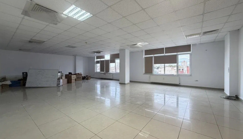 Delfinariu-bd. Mamaia, spatiu birouri, 150 mp., openspace