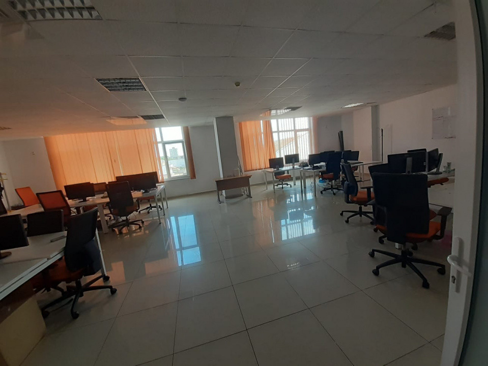 Delfinariu-bd. Mamaia, spatiu birouri, 150 mp., openspace