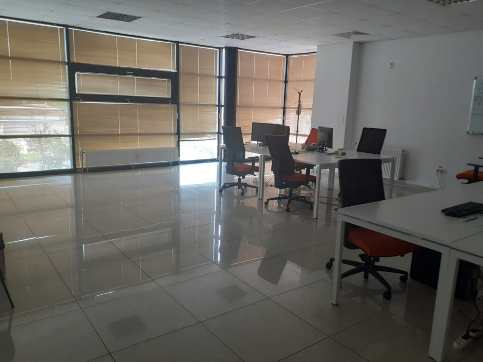 Delfinariu-bd. Mamaia, spatiu birouri, 150 mp., openspace