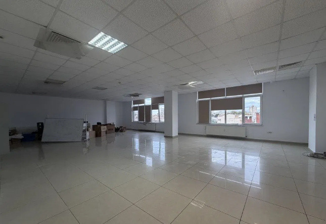 Delfinariu-bd. Mamaia, spatiu birouri, 150 mp., openspace